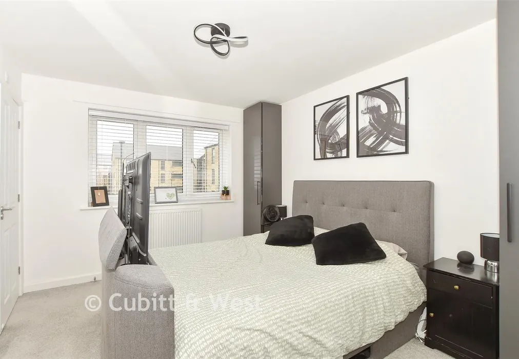 Bedroom 1 - Denchy Mead, Burgess Hill, West Sussex - Wards of Kent