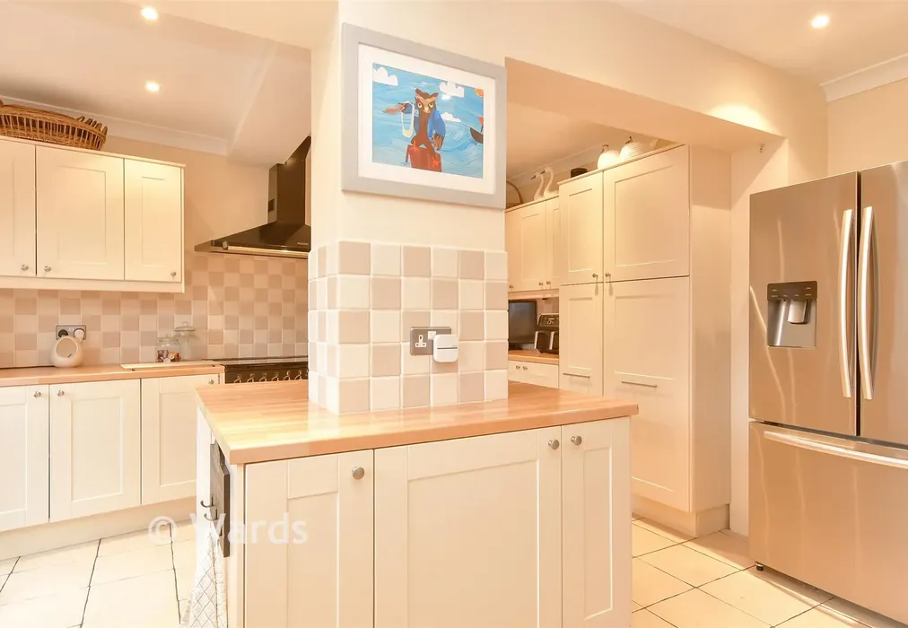 Kitchen - Allington Drive, Rochester, Kent - Wards of Kent