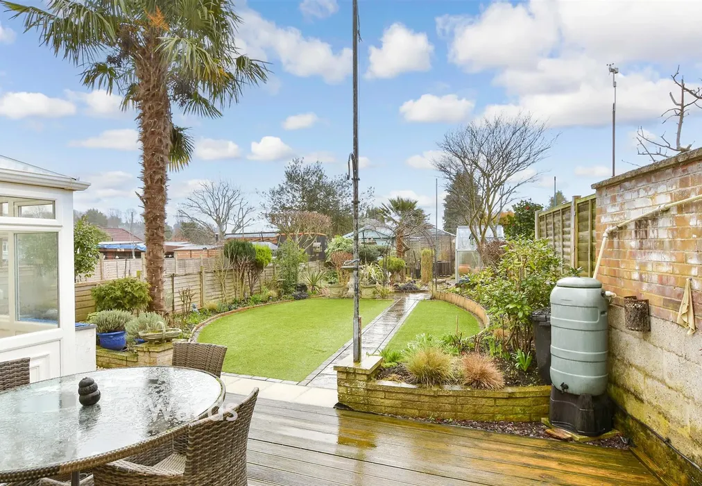 Rear Garden - Allington Drive, Rochester, Kent - Wards of Kent