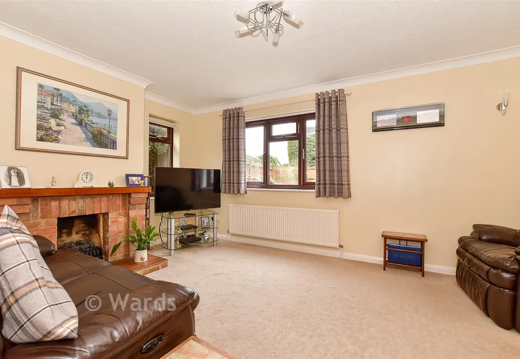 Lounge - Chaffinch Way, Paddock Wood, Tonbridge, Kent - Wards of Kent