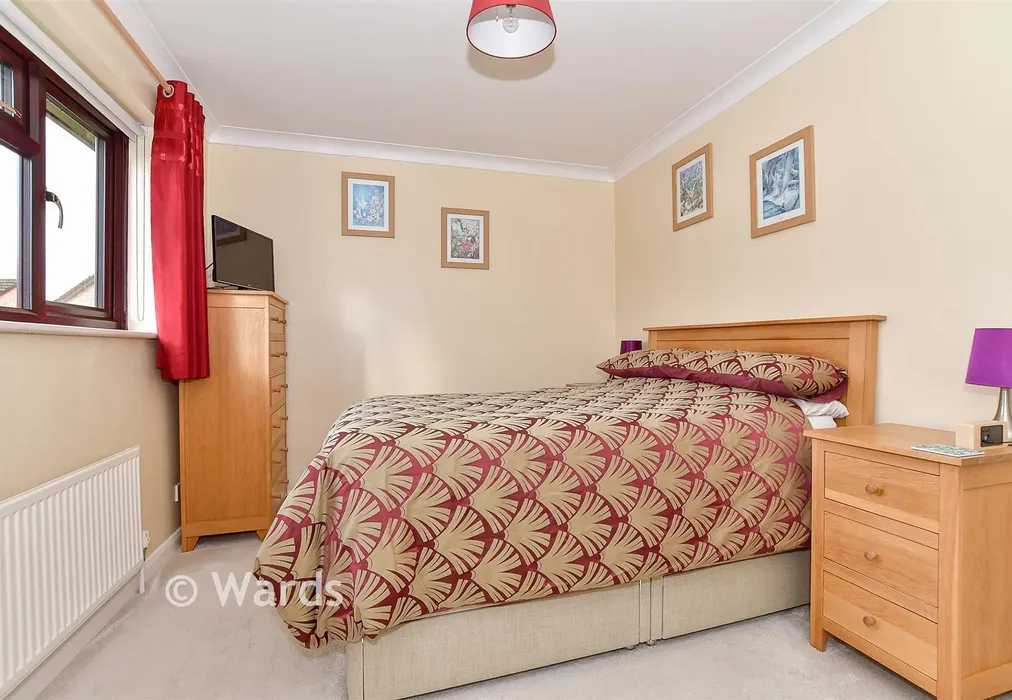 Bedroom 1 - Chaffinch Way, Paddock Wood, Tonbridge, Kent - Wards of Kent