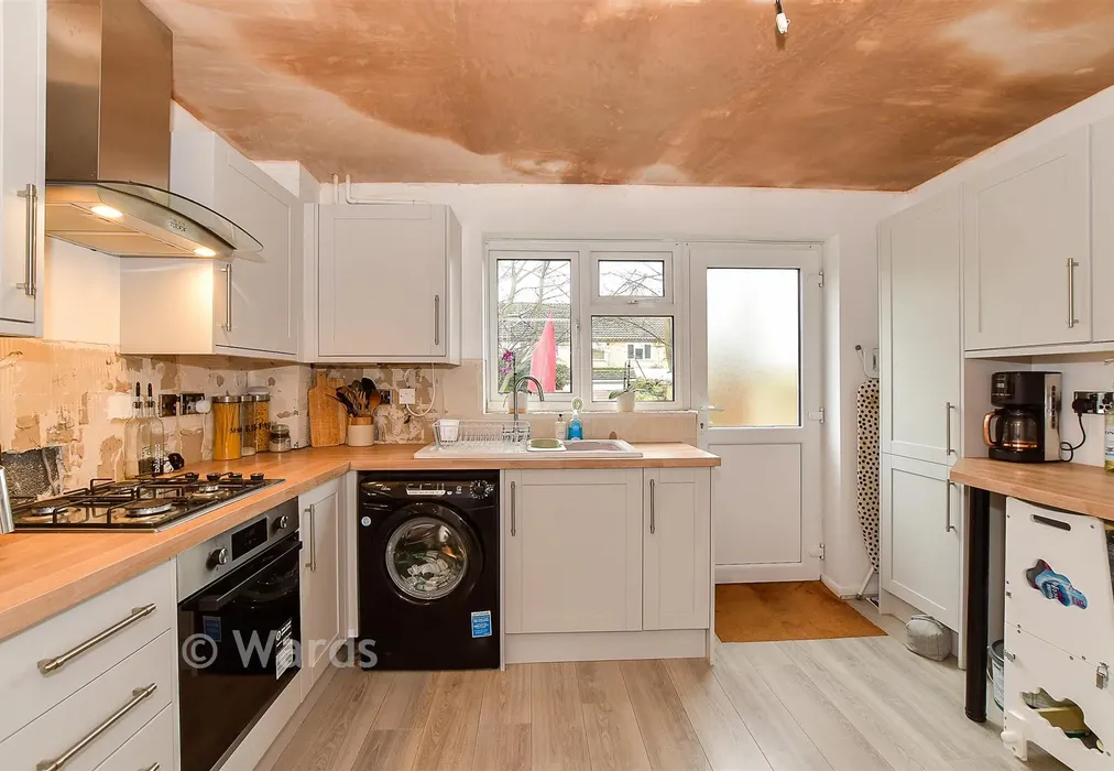 Kitchen - Wells Close, New Romney, Kent - Wards of Kent