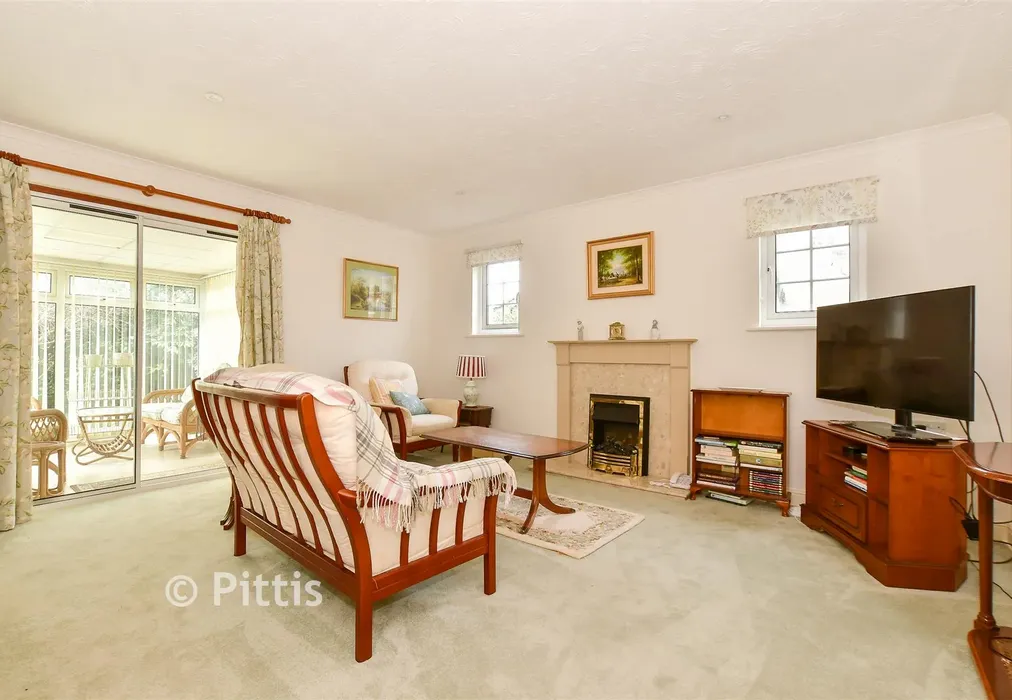 Lounge/Dining Room - The Orchard, Brighstone, Newport, Isle of Wight - Wards of Kent