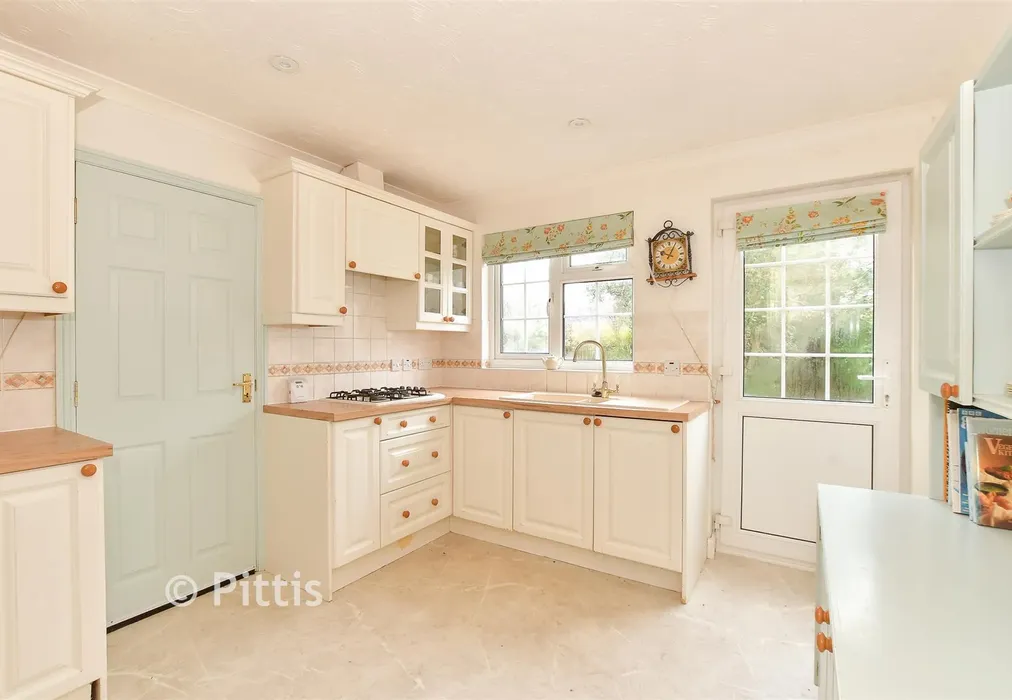 Kitchen - The Orchard, Brighstone, Newport, Isle of Wight - Wards of Kent