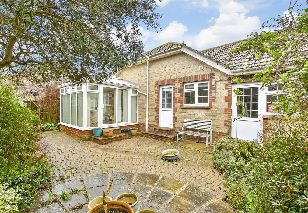 Rear Garden - The Orchard, Brighstone, Newport, Isle of Wight - Wards of Kent