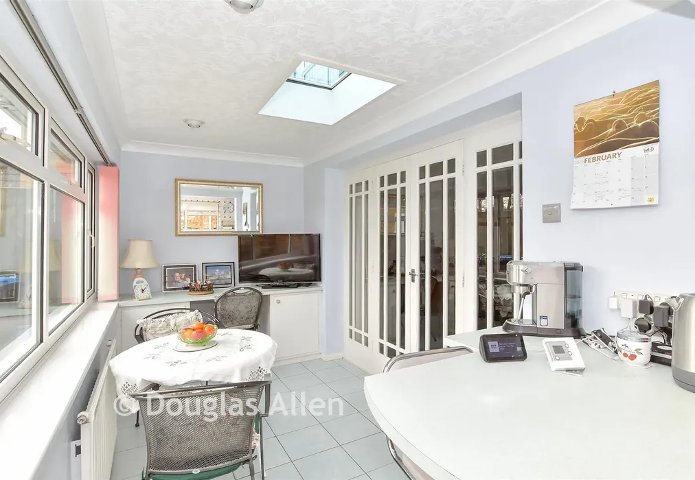 Breakfast Area - Alderwood Drive, Abridge, Essex - Wards of Kent