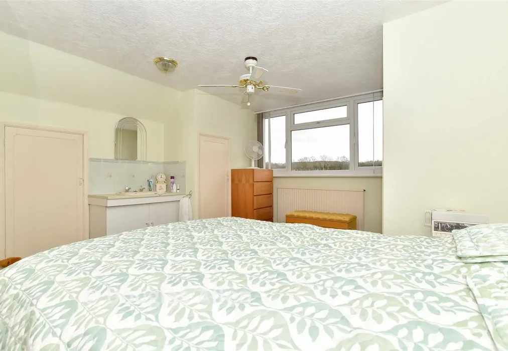 Bedroom 1 - Alderwood Drive, Abridge, Essex - Wards of Kent