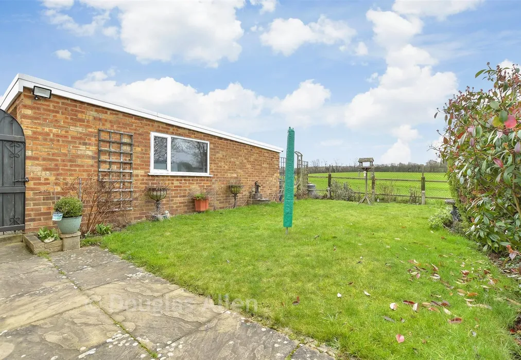 Rear Garden - Alderwood Drive, Abridge, Essex - Wards of Kent