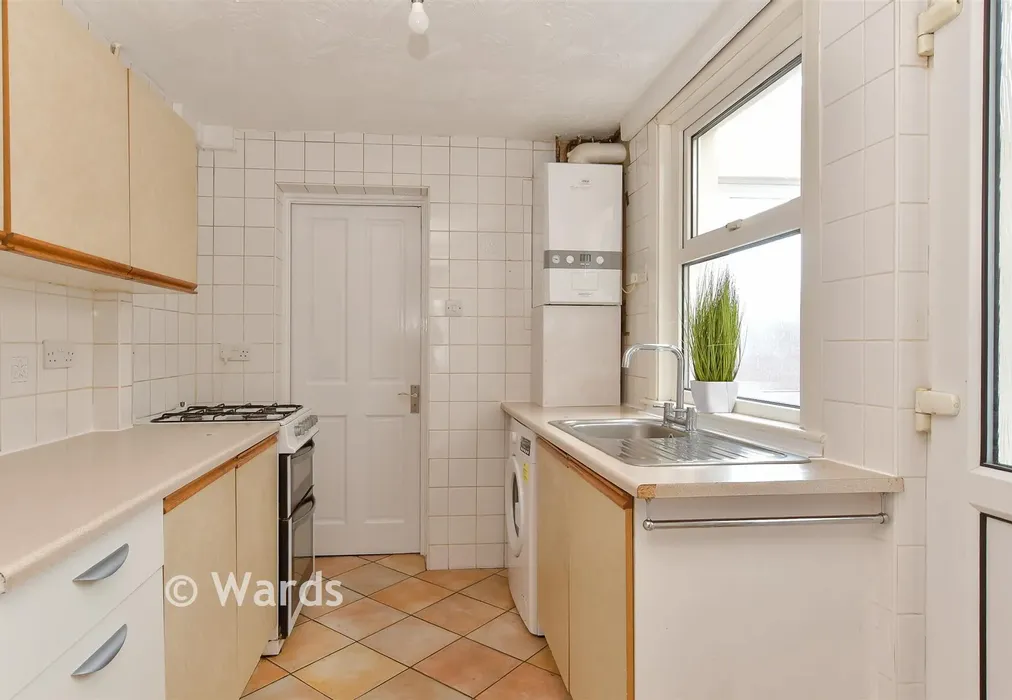 Kitchen - Granville Road, Gravesend, Kent - Wards of Kent