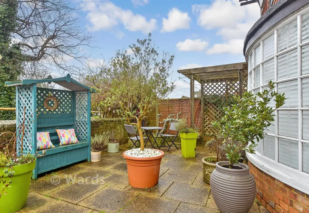 Communal Gardens - North Street, Headcorn, Kent - Wards of Kent