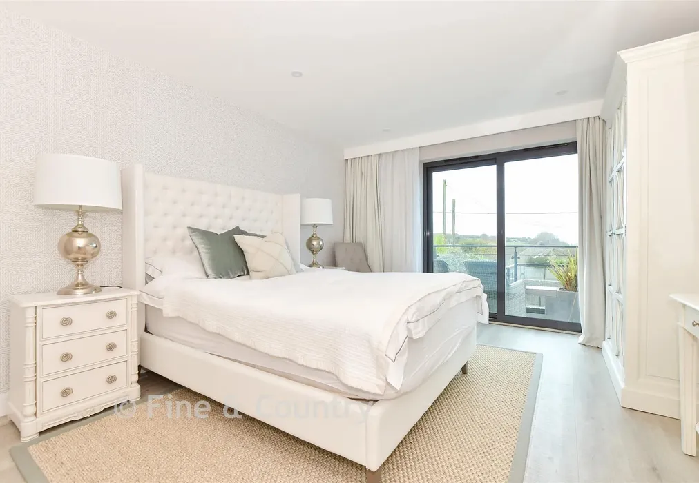 Bedroom 2 - Lower Church Road, Cowes, Isle of Wight - Wards of Kent