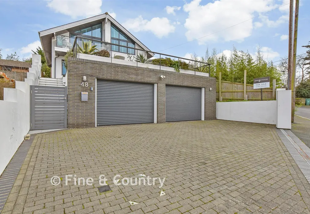 Driveway/Parking - Lower Church Road, Cowes, Isle of Wight - Wards of Kent
