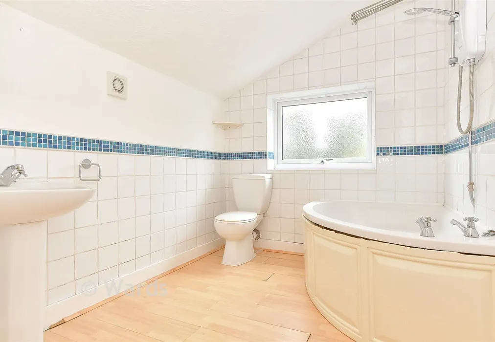 Bathroom - Magpie Hall Road, Chatham, Kent - Wards of Kent