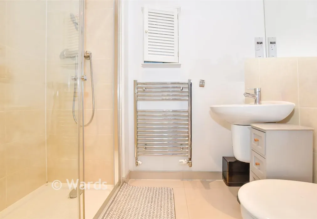 En-Suite Shower Room - Mallet Avenue, Maidstone, Kent - Wards of Kent