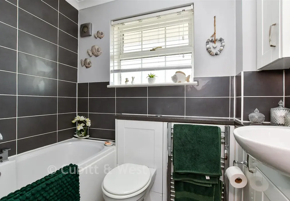 Bedroom 1 - Christie Avenue, Ringmer, Lewes, East Sussex - Wards of Kent