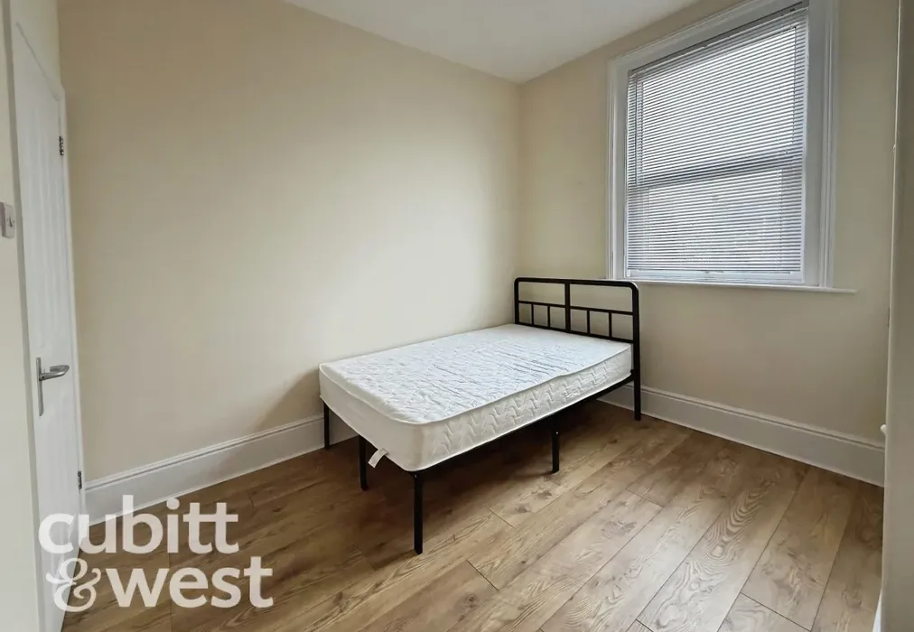  - AVAILABLE WITH NO DEPOSIT London Road Portsmouth PO2 - Wards of Kent