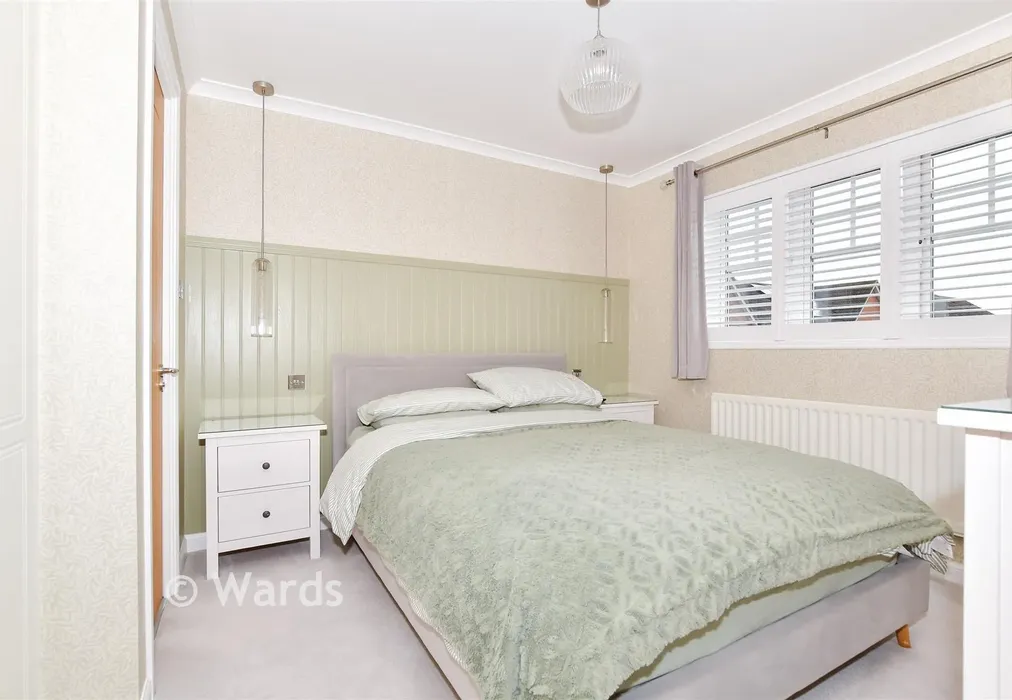Bedroom 1 - Stratford Drive, Maidstone, Kent - Wards of Kent
