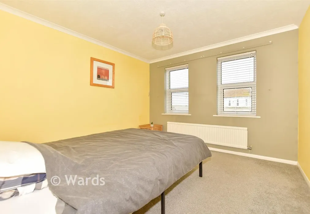 Bedroom 1 - Grand Parade, Littlestone, New Romney, Kent - Wards of Kent