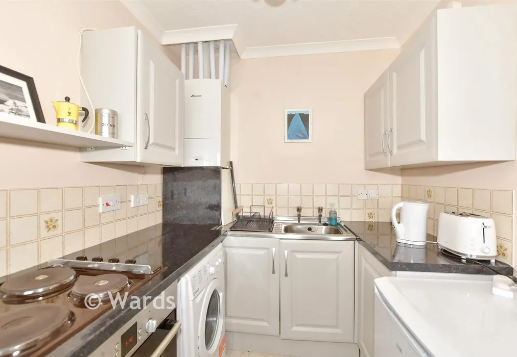 Kitchen/ Diner - Grand Parade, Littlestone, New Romney, Kent - Wards of Kent
