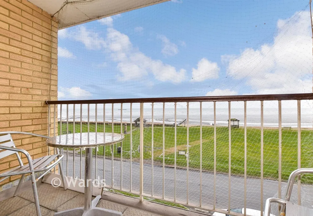 Balcony / Terrace - Grand Parade, Littlestone, New Romney, Kent - Wards of Kent