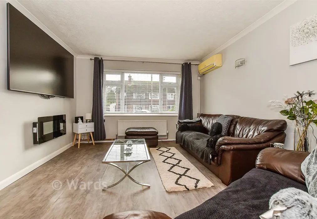 Lounge - Salisbury Road, Tonbridge, Kent - Wards of Kent