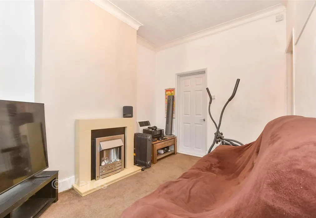 Lounge/Bedroom - Fonblanque Road, Sheerness, Kent - Wards of Kent