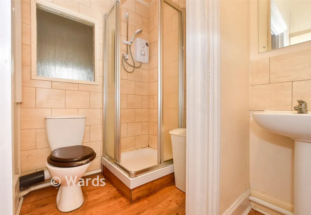 Shower Room - Fonblanque Road, Sheerness, Kent - Wards of Kent