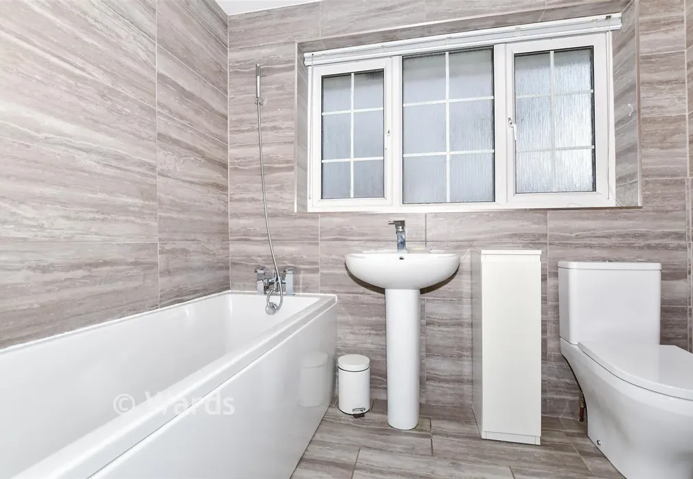Bathroom - Adam Close, Coxheath, Maidstone, Kent - Wards of Kent