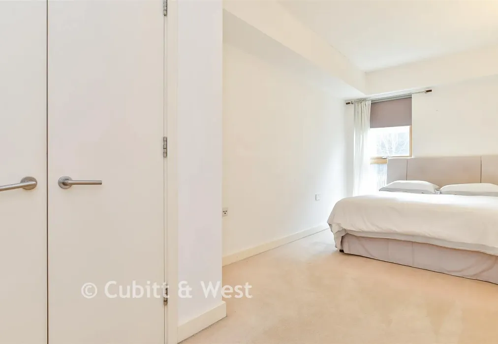 Bedroom - New England Street, Brighton, East Sussex - Wards of Kent