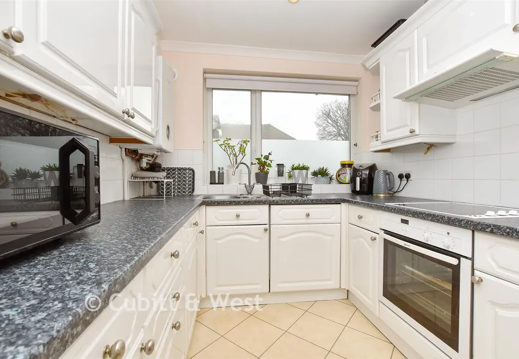 Kitchen - Courtlands Crescent, Banstead, Surrey - Wards of Kent