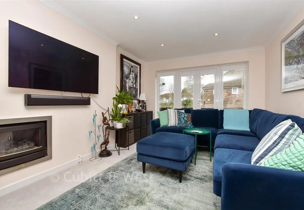Lounge - Courtlands Crescent, Banstead, Surrey - Wards of Kent
