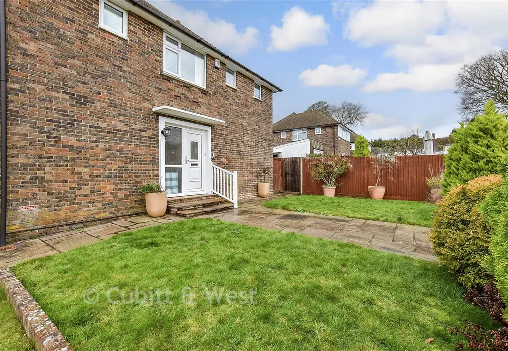 Front Garden - Courtlands Crescent, Banstead, Surrey - Wards of Kent