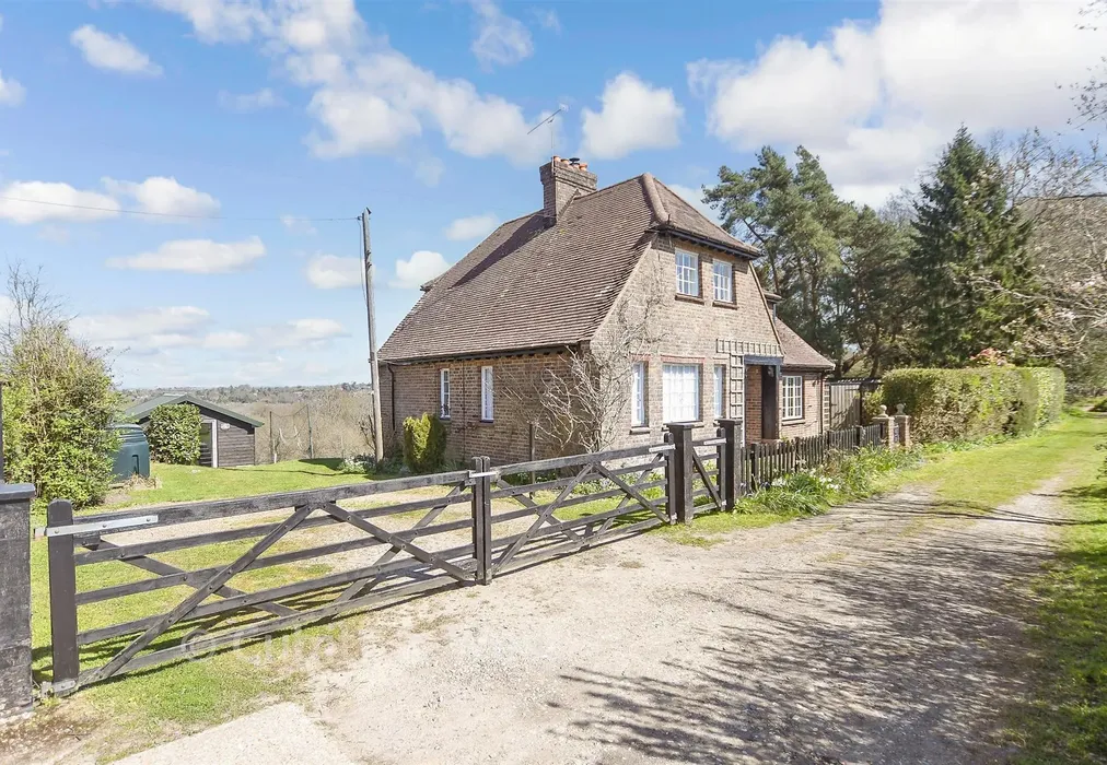 Driveway/Parking - Saint Hill Road, East Grinstead, West Sussex - Wards of Kent