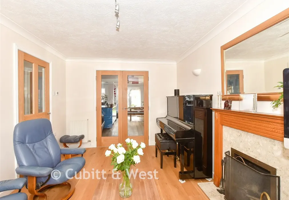 Lounge. - Sayers Common, Hassocks, West Sussex - Wards of Kent