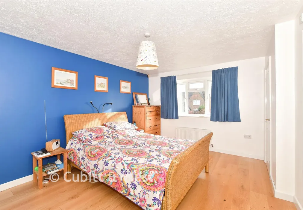 Bedroom 1 - Sayers Common, Hassocks, West Sussex - Wards of Kent