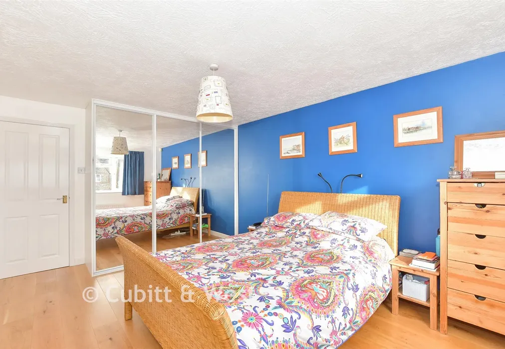 Bedroom 1 - Sayers Common, Hassocks, West Sussex - Wards of Kent