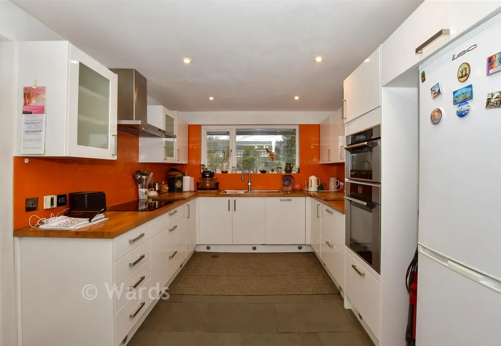 Kitchen - Laurel Grove, Kingswood, Maidstone, Kent - Wards of Kent