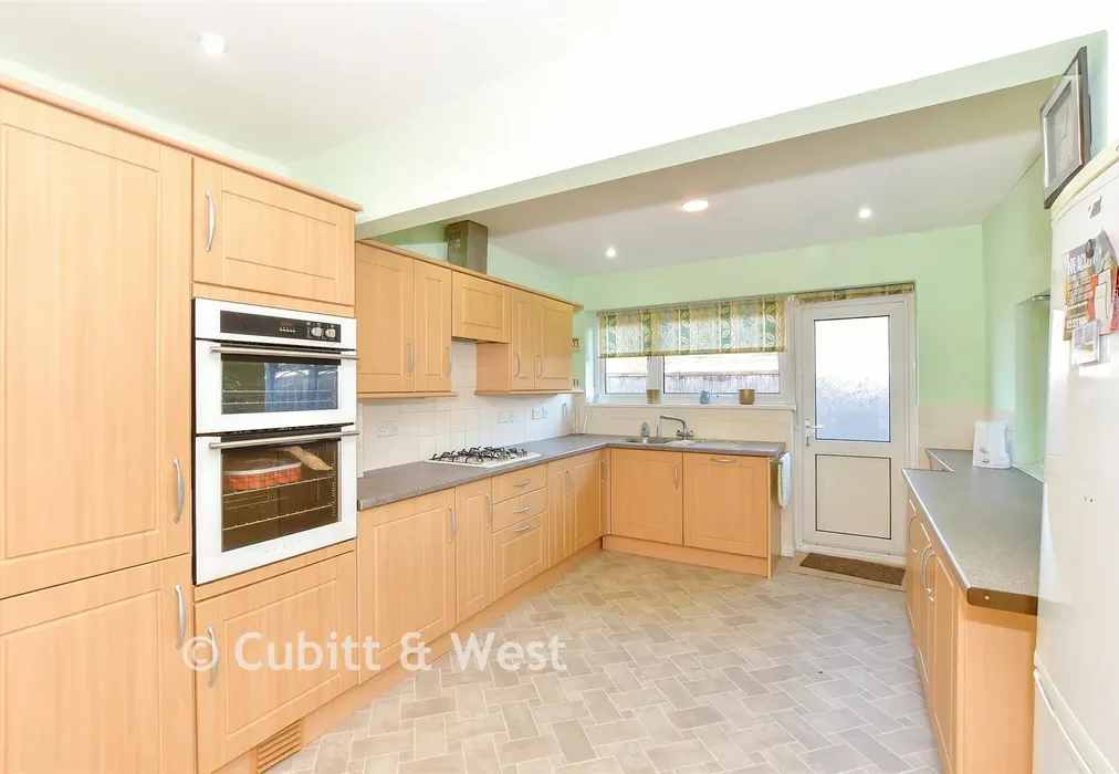 Kitchen - Birch Tree Drive, Emsworth, Hampshire - Wards of Kent