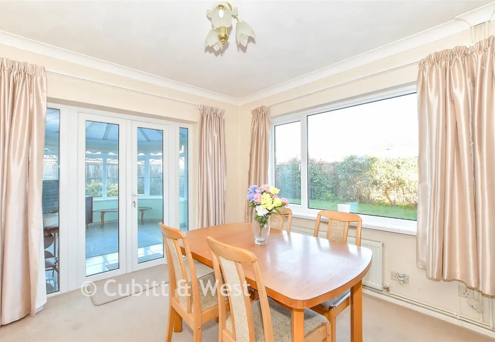 Lounge/Diner - Birch Tree Drive, Emsworth, Hampshire - Wards of Kent
