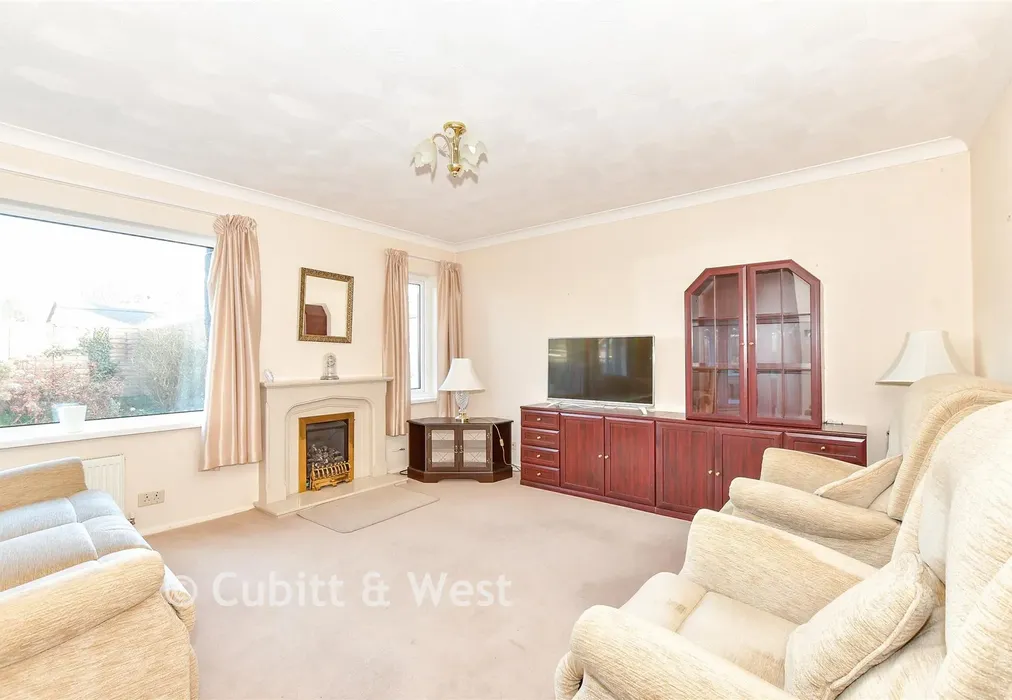 Lounge/Diner - Birch Tree Drive, Emsworth, Hampshire - Wards of Kent