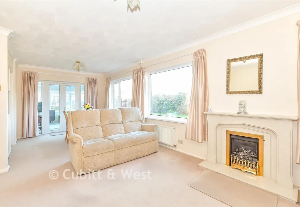 Lounge/Diner - Birch Tree Drive, Emsworth, Hampshire - Wards of Kent