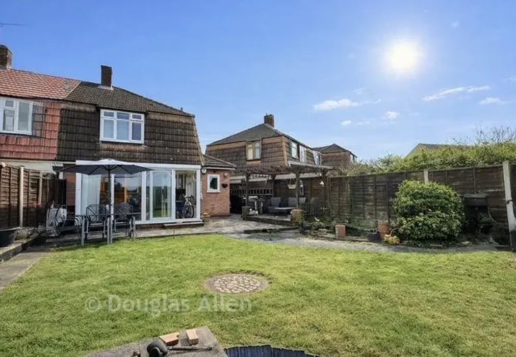 Rear Aspect - Walton Road, Romford, Essex - Wards of Kent