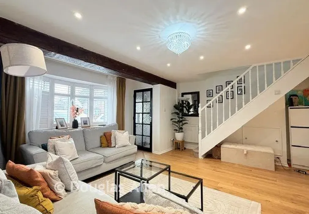 Lounge Area - Walton Road, Romford, Essex - Wards of Kent