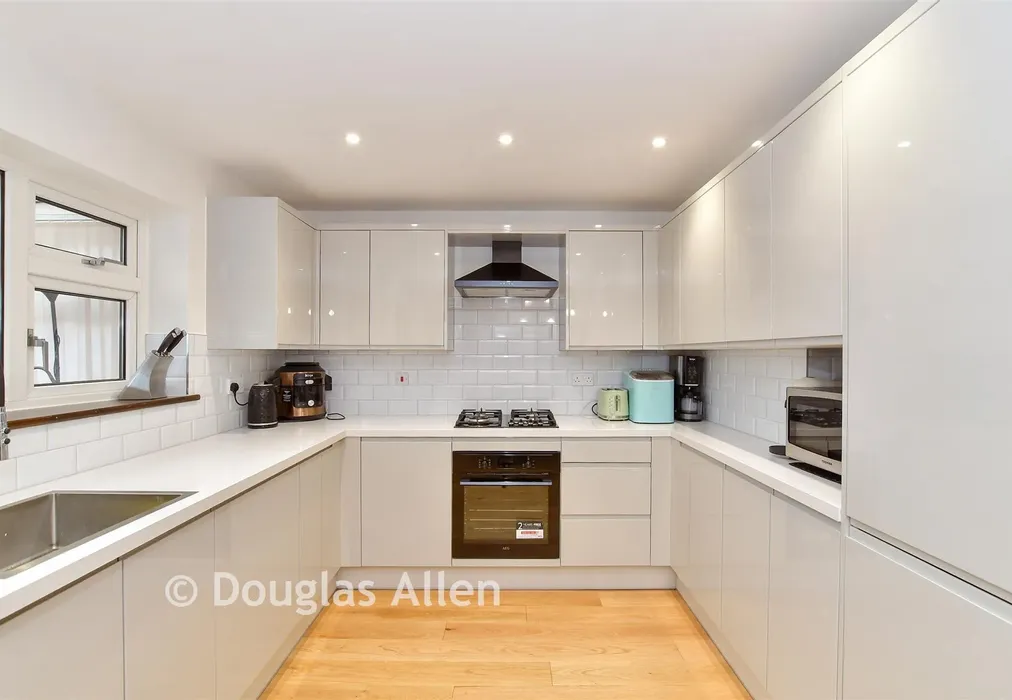 Kitchen/Diner - Walton Road, Romford, Essex - Wards of Kent
