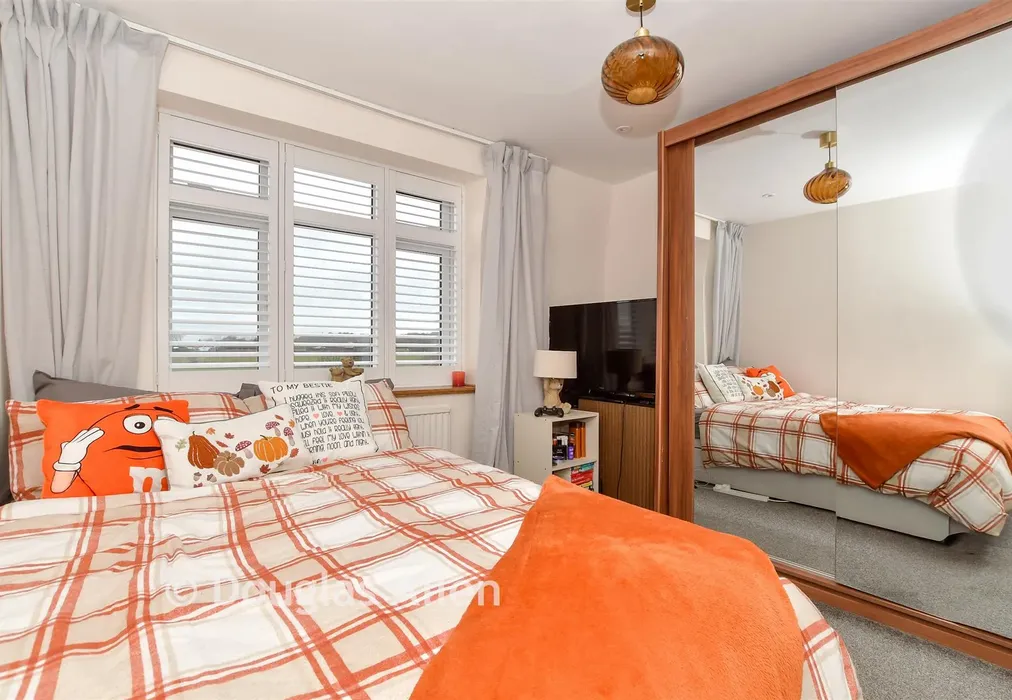 Bedroom 2 - Walton Road, Romford, Essex - Wards of Kent