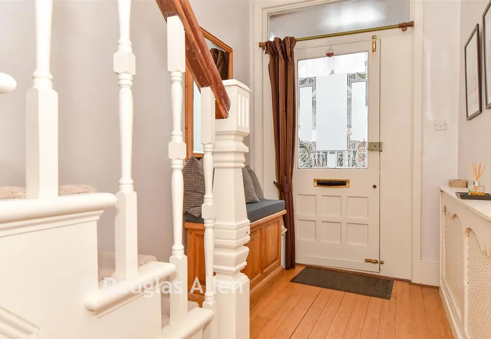 Hallway - Empress Avenue, Woodford Green, Essex - Wards of Kent