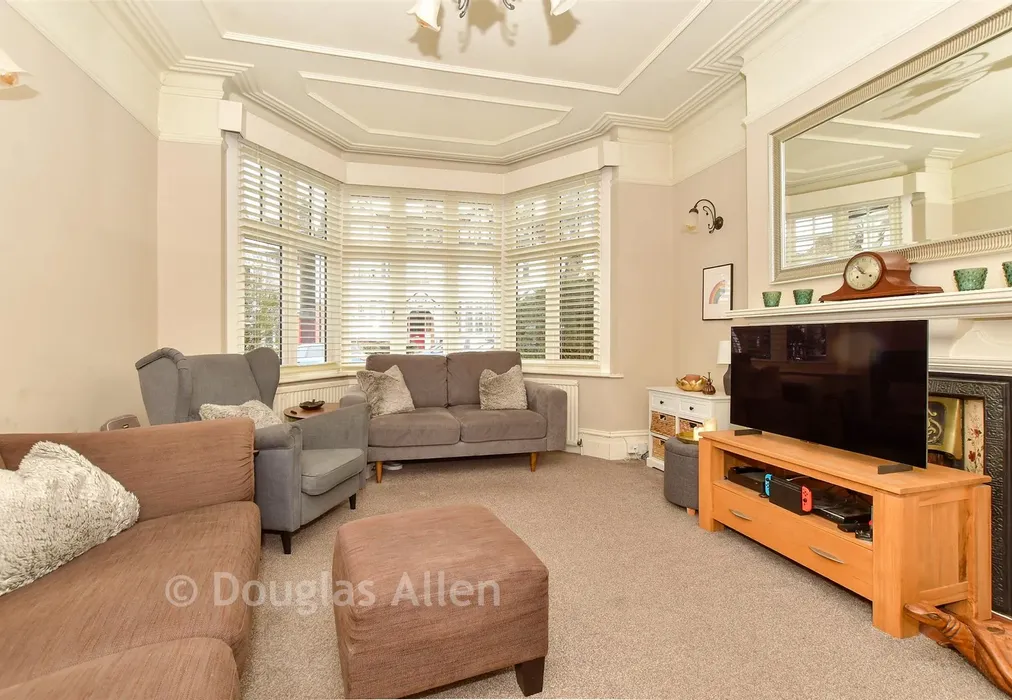Lounge - Empress Avenue, Woodford Green, Essex - Wards of Kent
