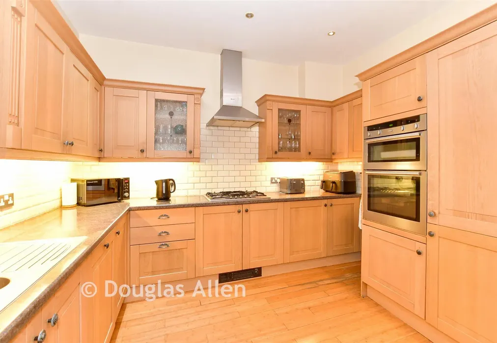 Kitchen - Empress Avenue, Woodford Green, Essex - Wards of Kent