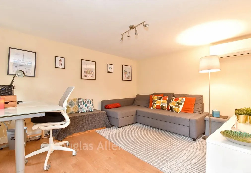 Room 1 - Empress Avenue, Woodford Green, Essex - Wards of Kent