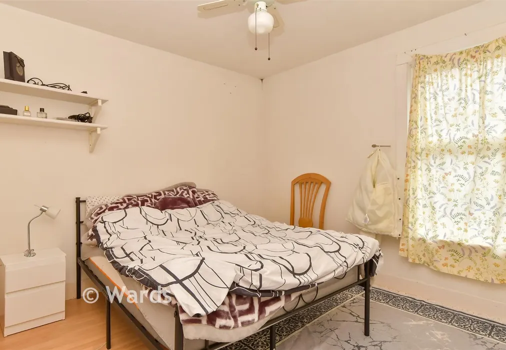 Bedroom 1 - Providence Street, Greenhithe, Kent - Wards of Kent